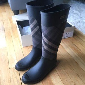 Burberry Sz 8 Clemence Charcoal Rain Boot